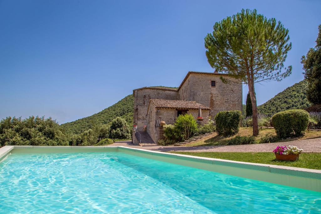Castello Valenzino Aparthotel Pierantonio Εξωτερικό φωτογραφία