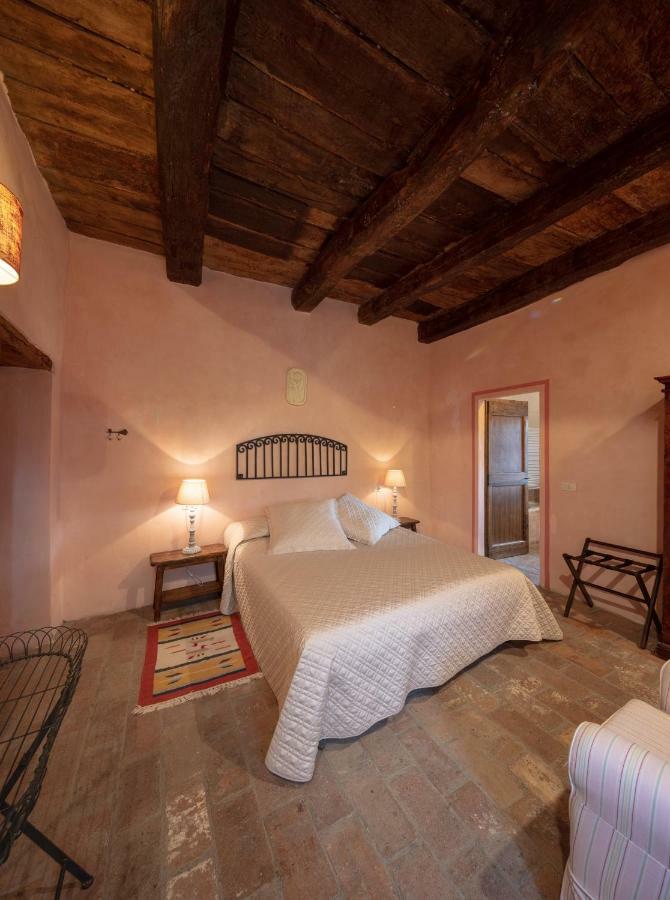 Castello Valenzino Aparthotel Pierantonio Εξωτερικό φωτογραφία
