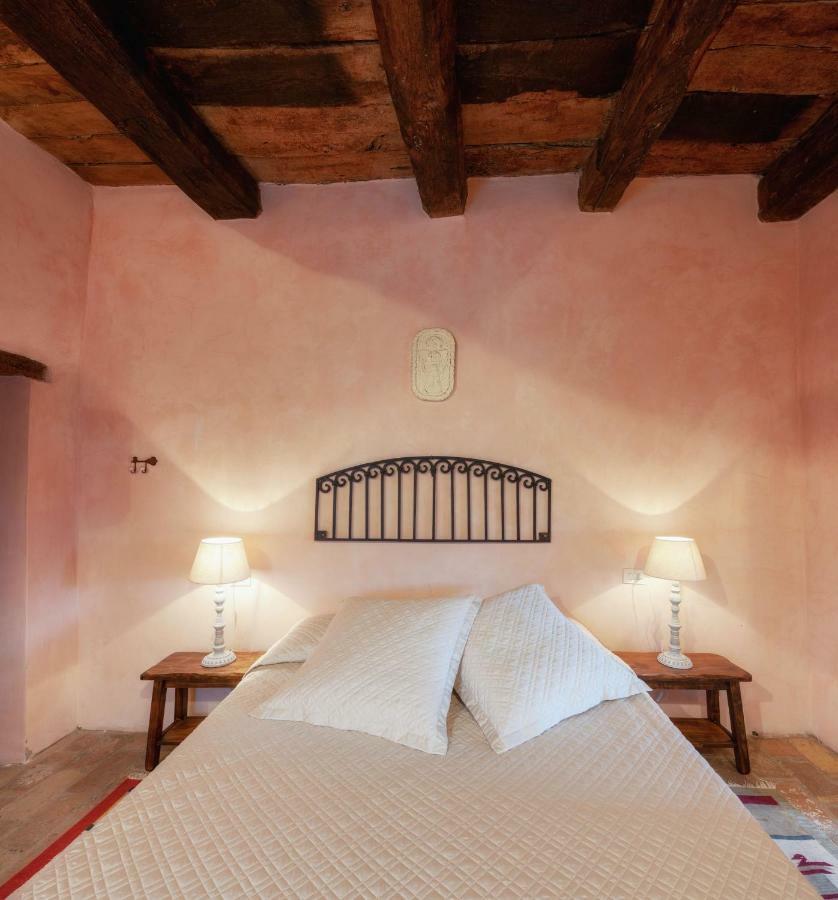 Castello Valenzino Aparthotel Pierantonio Εξωτερικό φωτογραφία