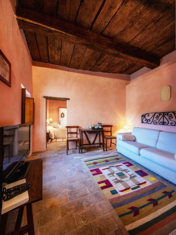 Castello Valenzino Aparthotel Pierantonio Εξωτερικό φωτογραφία