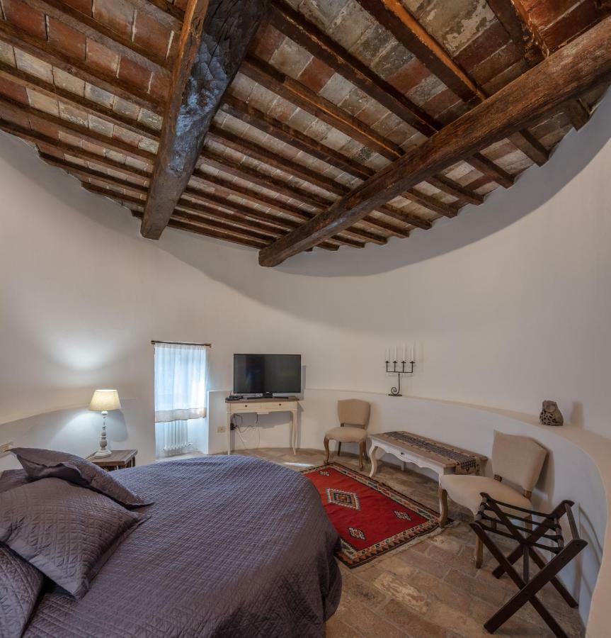 Castello Valenzino Aparthotel Pierantonio Εξωτερικό φωτογραφία