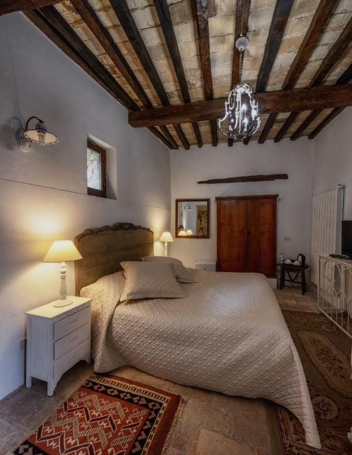 Castello Valenzino Aparthotel Pierantonio Εξωτερικό φωτογραφία
