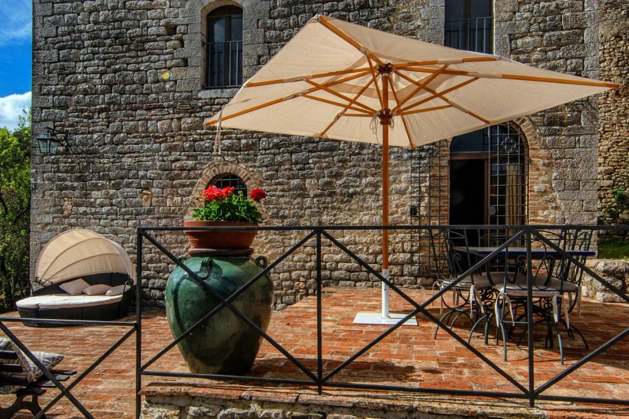 Castello Valenzino Aparthotel Pierantonio Εξωτερικό φωτογραφία