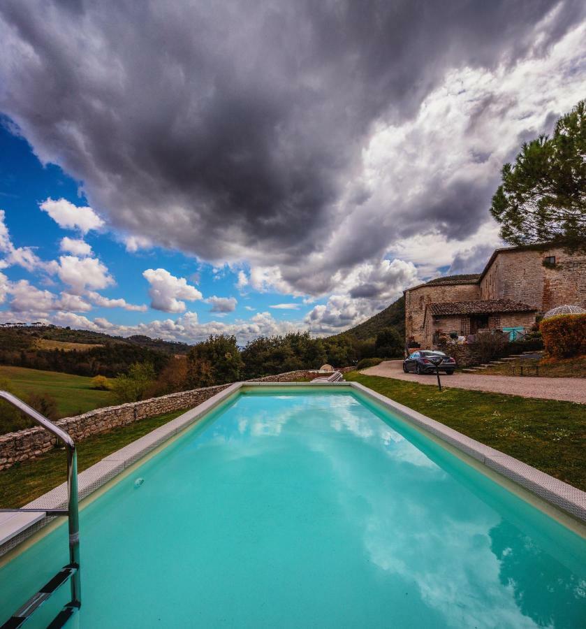 Castello Valenzino Aparthotel Pierantonio Εξωτερικό φωτογραφία