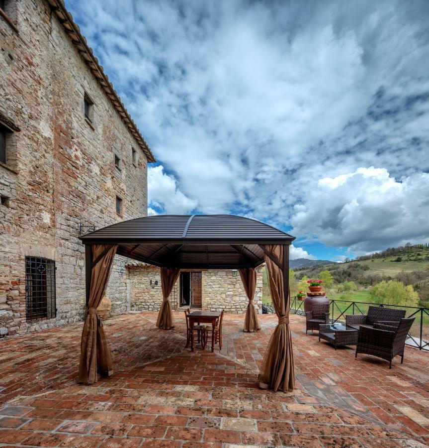 Castello Valenzino Aparthotel Pierantonio Εξωτερικό φωτογραφία