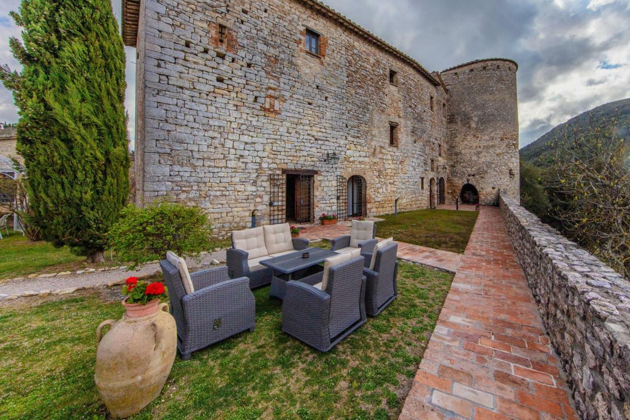 Castello Valenzino Aparthotel Pierantonio Εξωτερικό φωτογραφία