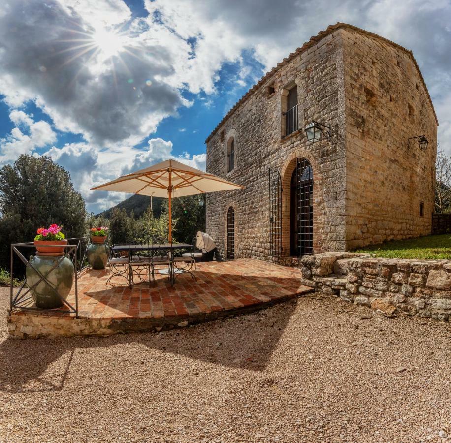 Castello Valenzino Aparthotel Pierantonio Εξωτερικό φωτογραφία