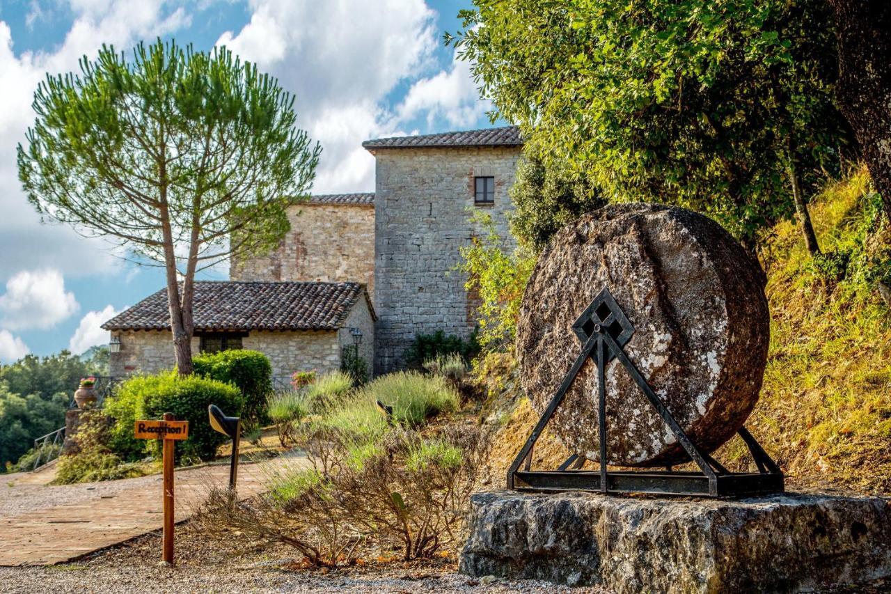Castello Valenzino Aparthotel Pierantonio Εξωτερικό φωτογραφία